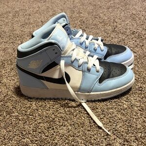 Kids Blue and Black Nike Air Jordan size 6.5